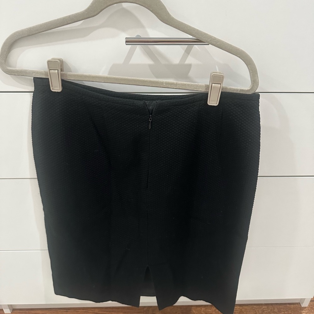 Tahari Skirt Suit Size 8 - Picture 5 of 7